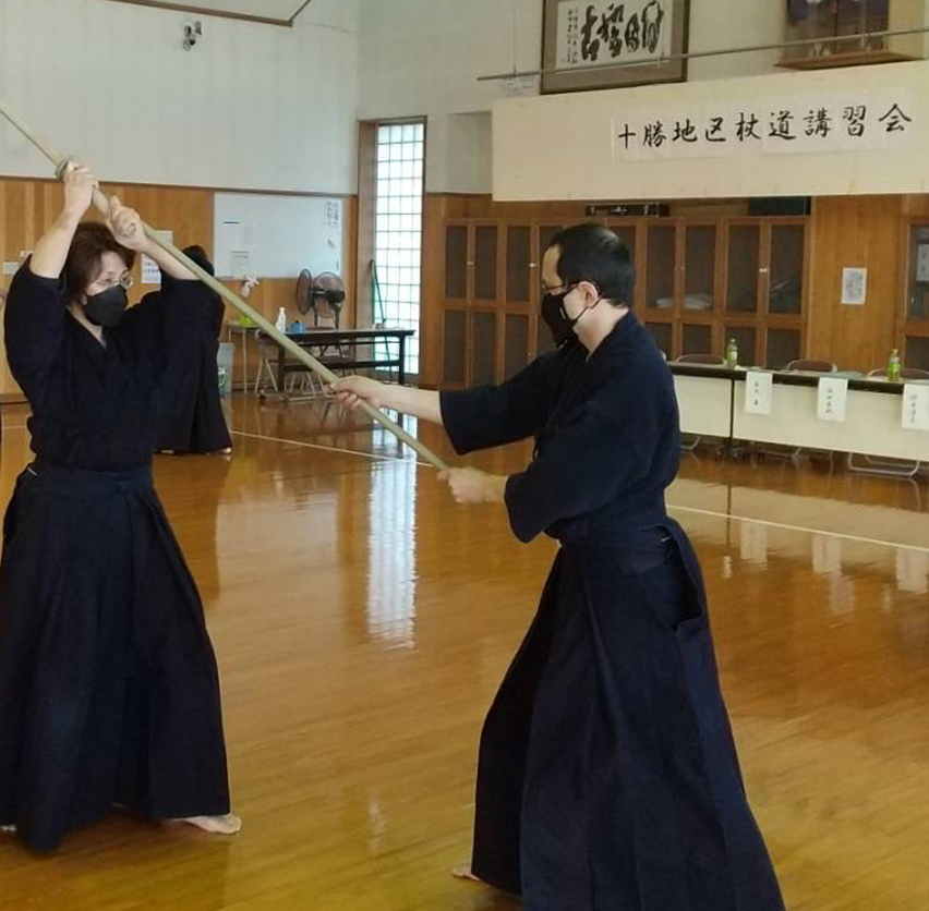 全十勝剣道連盟杖道部会 | 北海道剣道連盟杖道部会、全日本剣道連盟杖道を稽古しています。